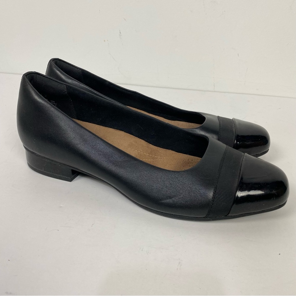 Clarks Black Ballet Flats Minimalist Capsule wardrobe